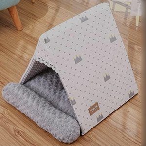 Casa triangular para mascota 